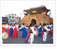 지역 축제 참가 